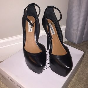 Steve Madden pumps