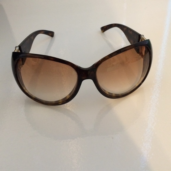 Gucci Sunglasses Tortoise and Gold Frame - Picture 1 of 3