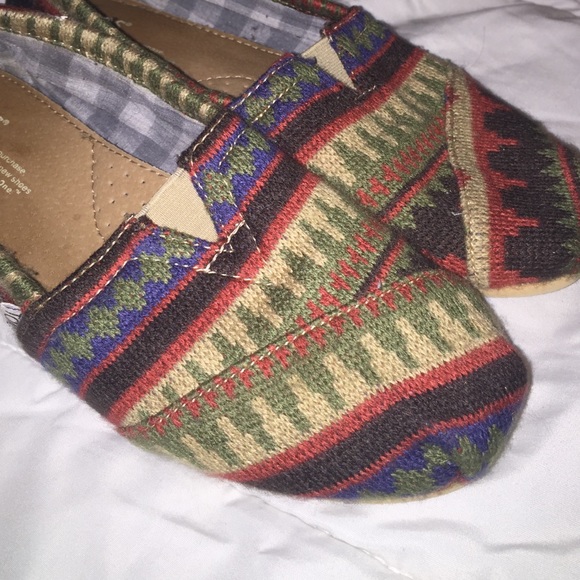 VERY CUTE, UNIQUE TOMS