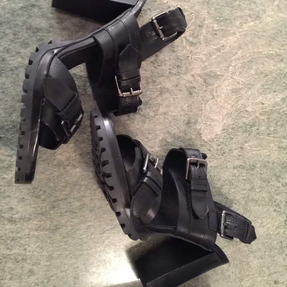 Sandals - Picture 2 of 3