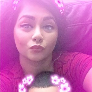 Meet your Posher, Clarissa