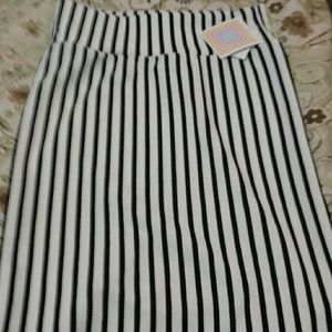 PRCE DROP!!! LULAROE Cassie skirt