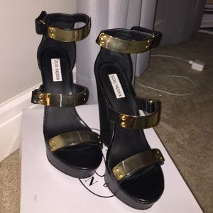 Steve Madden Wedges