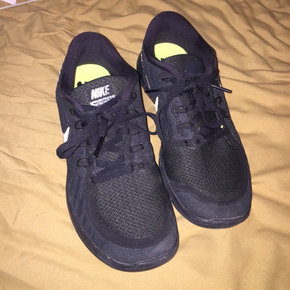 brand new nike free runs. Never been worn.