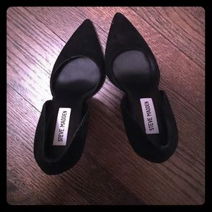 Varcityy Black Suede Pumps