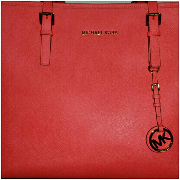 Michael Kors Tote ✔ @arlo22 only!! ✔