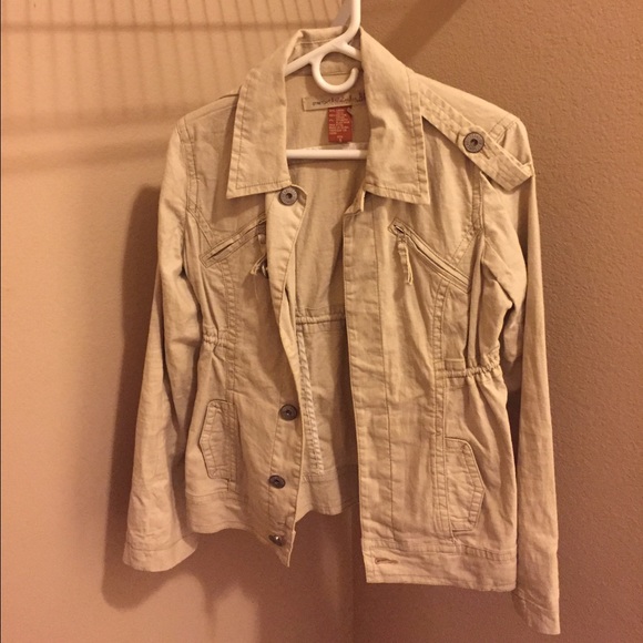 Light weight jacket