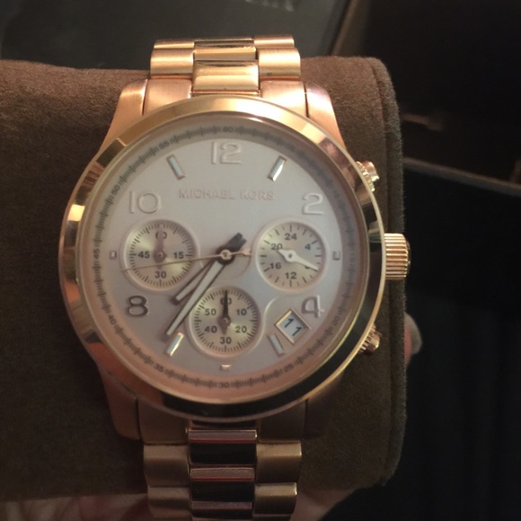 Michael Kors Rose Gold Watch - Picture 1 of 2
