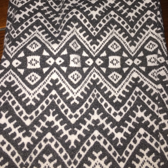 Patterned Leggings - Picture 2 of 2