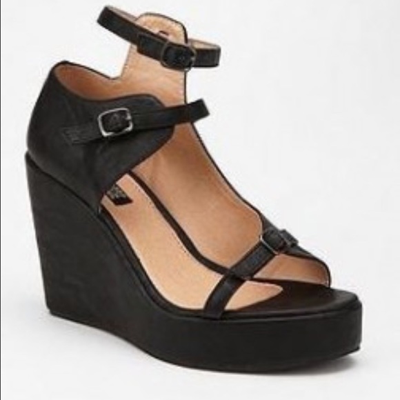 URBAN OUTFITTERS Asymmetrical Wedge