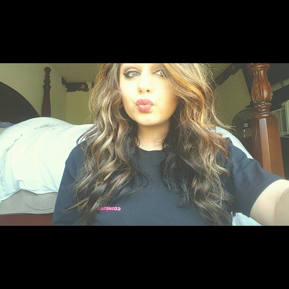 Meet your Posher, Katy - Picture 1 of 1