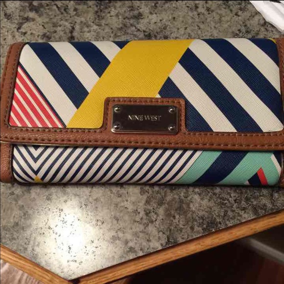 Nine West wallet