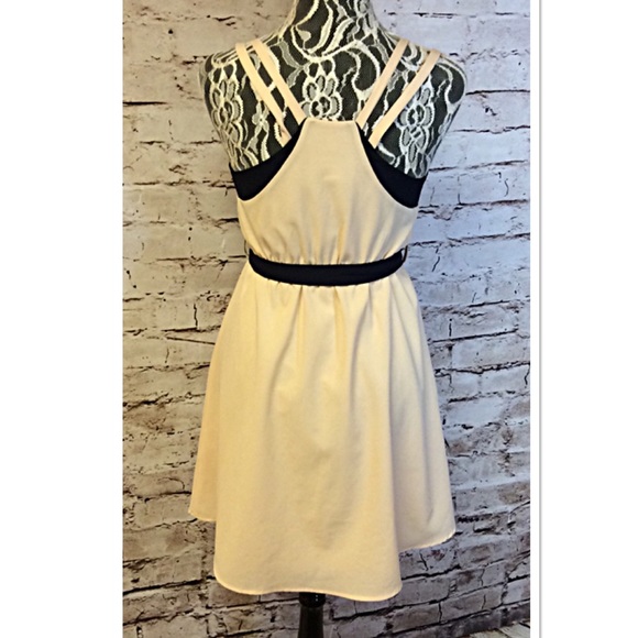 ❌LAST CHANCE❌ALTAR'D STATE GORGEOUS DRESS - Picture 2 of 6