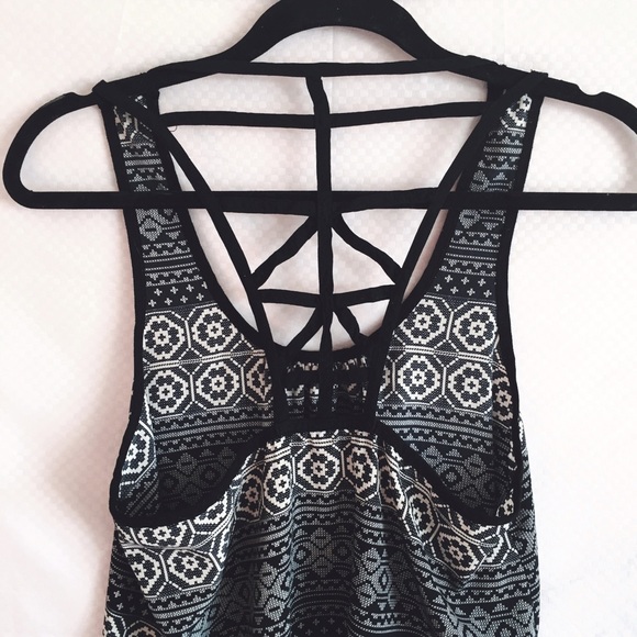 Cutout Back Top - Picture 4 of 4