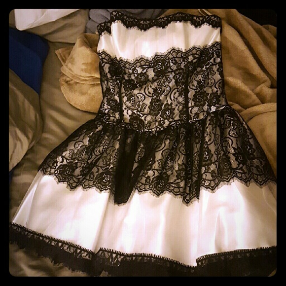 Short strapless dress - Picture 1 of 2