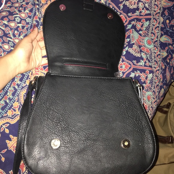 Handbag Repubulic - Picture 3 of 4