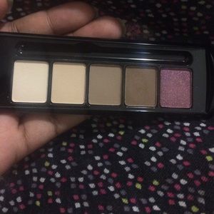 Matte eyeshadow