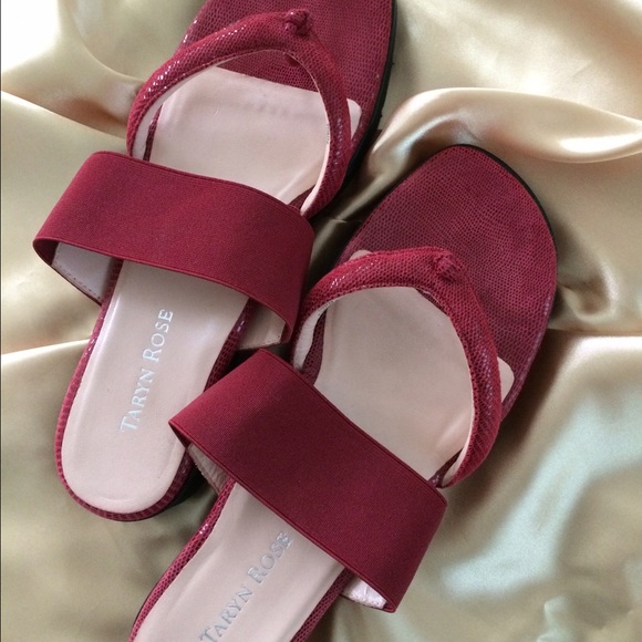 Taryn Rose flip flops sz 8