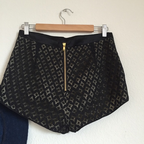Olive Lace High Waisted Zipper Detail Shorts - Picture 2 of 2