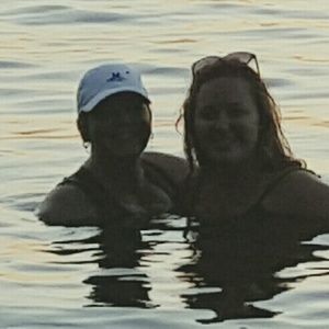 Meet your Posher, Connie