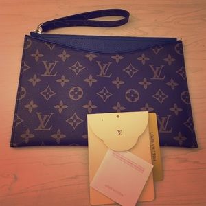 LV zip clutch