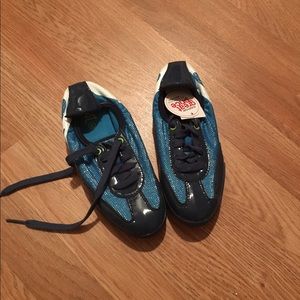 everlast velcro tennis shoes