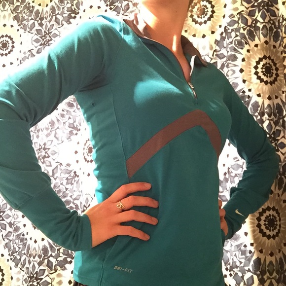 Nike Dri-Fit Quarter Zip Pullover 🏃🏆