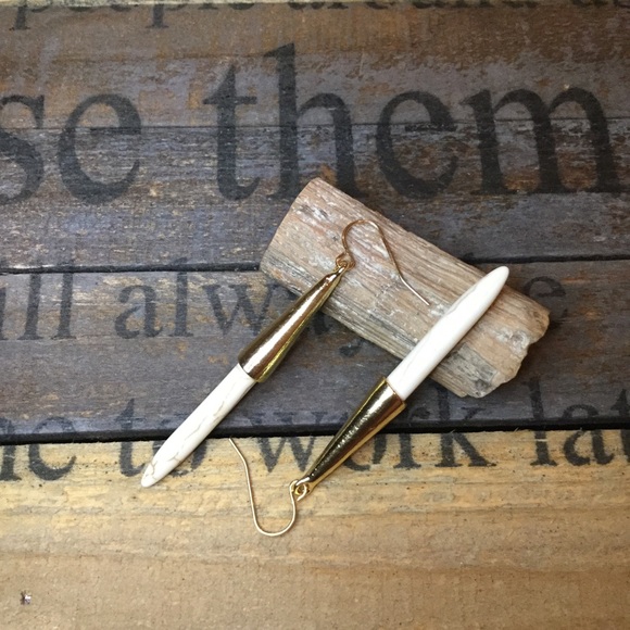 White and Gold Drop Earrings - Picture 1 of 2