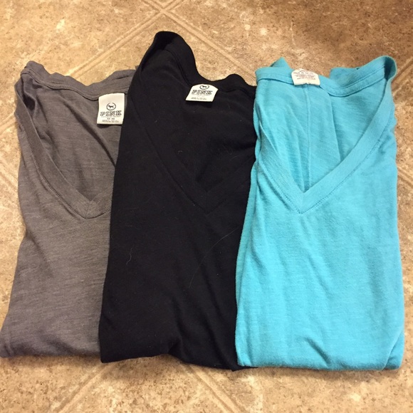 Lot of 3 vs pink v necks