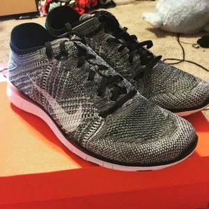 Women's Nike Free TR 5 Flyknit