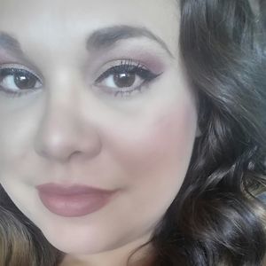 Meet your Posher, Amelia