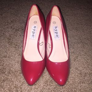 •Red Pointed Toe Heels•