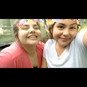 Meet your Posher, Dahlia