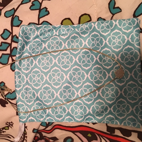 Kendra Scott necklace