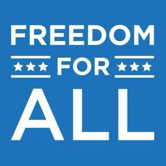 Meet your Posher, Nicole - Picture 1 of 1