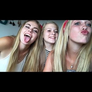 Meet your Posher, Chloe