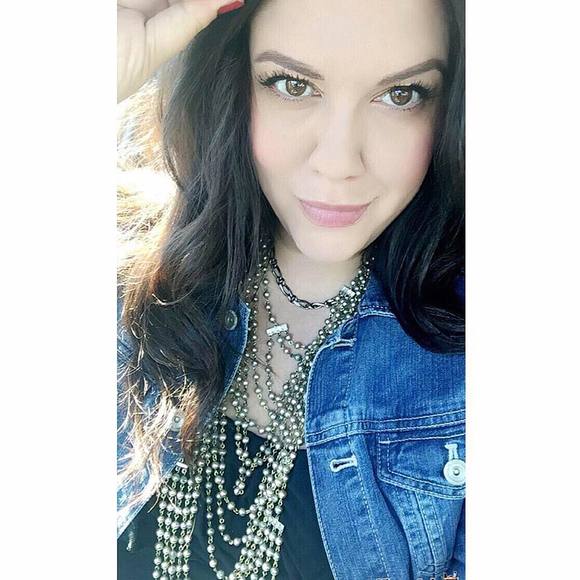 Meet your Posher, Maria