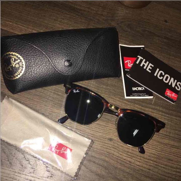 ❌SOLD❌ Ray-Ban Clubmaster Classics