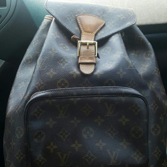 Backpack - Picture 2 of 3