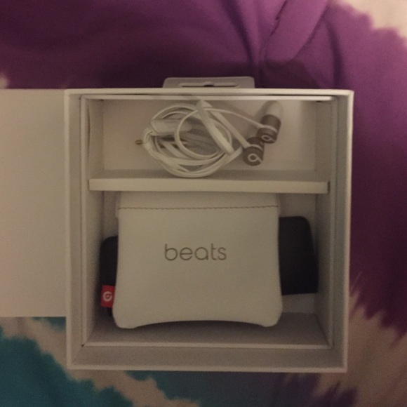 ❌❌ Beats earbuds!!!