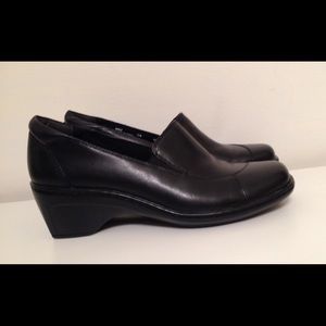 NEW Clarks Black Leather Loafer Shoes