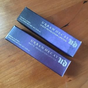 *Sold* Urban Decay Revolution lipsticks