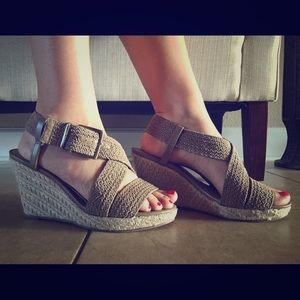 Taupe Solstice Wedge by Connie, sz 9.5