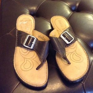 Born sandals
