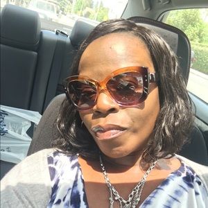 Meet your Posher, Yolanda