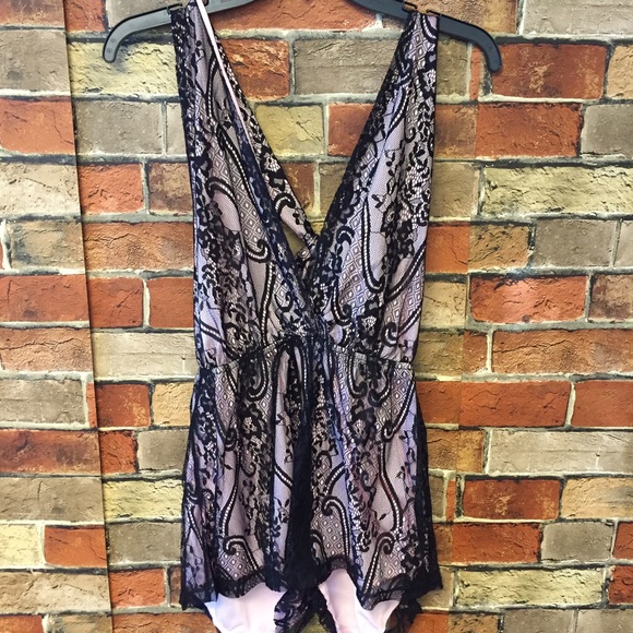 Sexy Pink Lace Halter Neck Romper - Picture 2 of 4