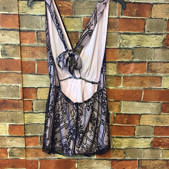 Sexy Pink Lace Halter Neck Romper - Picture 3 of 4