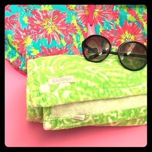LILLY PULITZER Green Party Favor Beach Towel