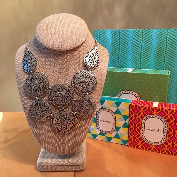Stella & Dot Jewelry - Medina Bib Necklace