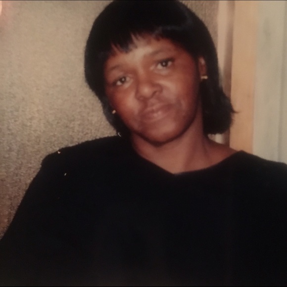 Meet your Posher, Kamilah - Picture 1 of 1